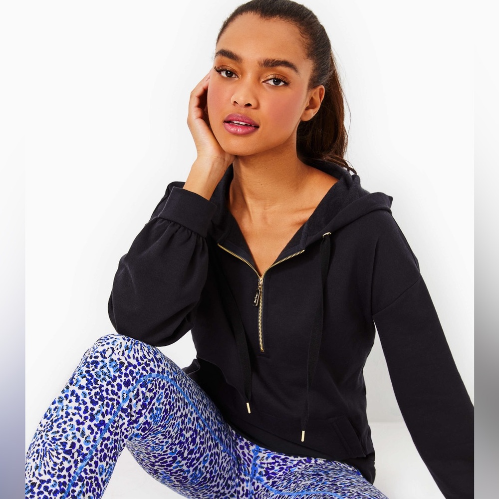Lilly Pulitzer Black Suri hoodie Size Medium